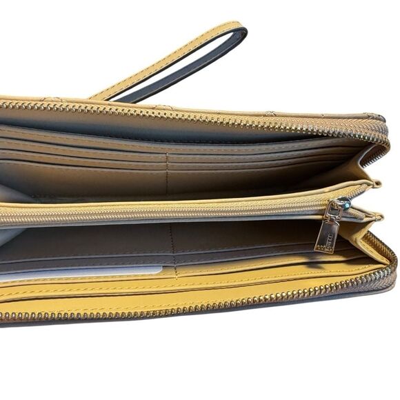 GUESS Quilted Beige Wristlet - Picture 7 of 7